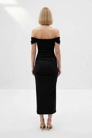 Kadın Carmen Yaka Düşük Kollu Bodycon Örme Midi Elbise Astarsız Sandy Dokulu Zarif Günlük Rahat