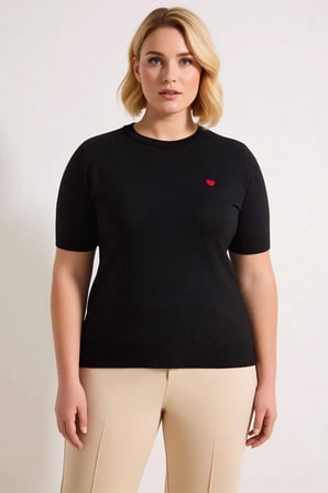 Kadın Büyük Beden Bluz Triko Bisiklet Yaka Kısa Standart Kol Kalp Nakışlı İnce Özel İplik Tuşe