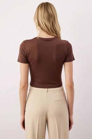Kadın Bluz Spor Büzgü Detaylı Micro Örme Kumaş Bisiklet Yaka Kısa Kol Fitted Kalıp Düz Desen