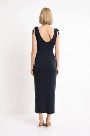 Kadın Kolsuz V Yaka Bodycon Maxi Elbise Modal Kumaş Bağlama Detaylı Astarlı Rahat Kesim Günlük Şık