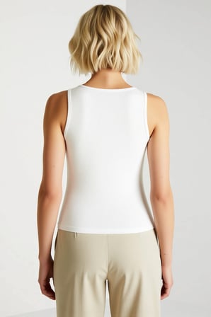 Kadın Bluz Crop Kare Yaka Kolsuz Fitted Kaşkorse Örme Çıtçıt Detaylı Düz Desenli Esnek Şık