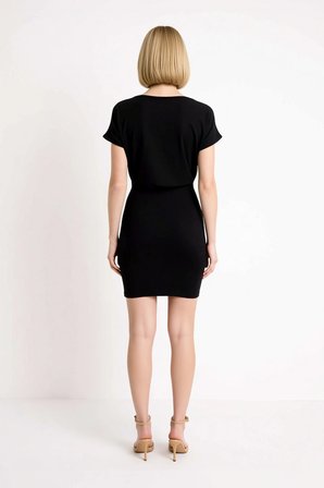 Kadın Kolsuz Bodycon Mini Elbise Kayık Yaka Düşük Kol Detaylı %97 Pamuk Örme Konforlu Günlük Rahat