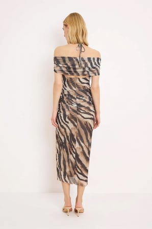 Kadın Zebra Desenli Carmen Yaka Kolsuz Bodycon Midi Elbise Tül Astarlı Party Günlük Rahat Modern