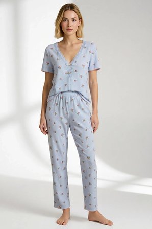 Kadın V Yaka Kısa Kol Dantel Detaylı Çiçekli Bürümcük Dokulu Örme Pijama Takımı Fonksiyonel