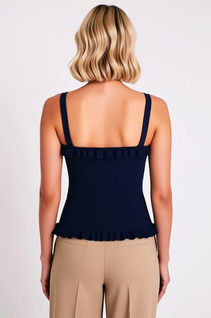 Kadın Bluz Crop Havuz Yaka Kolsuz Fitted Kesim İnce Triko Düz Desenli Tek Plaka Dokuma Yapısına
