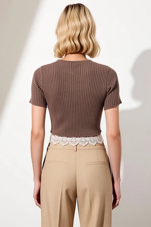 Kadın Bluz Regular Fit Bisiklet Yaka Kısa Kol Fitilli Triko Crop Dantel Detaylı İlkbahar Sonbahar