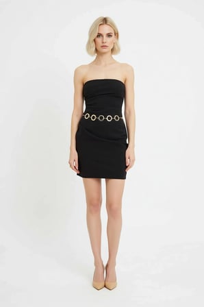 Kadın Straplez Mini Elbise Zincirli Detaylı Bodycon Kesim Esnek Dokuma Kolsuz Kısa Boy Günlük Rahat
