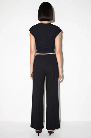 Kadın Crop Üst Geniş Paça Pantolonlu Takım Bisiklet Yaka Kolsuz Likralı Rahat Kesim Günlük Modern