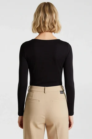 Kadın Bluz Kruvaze Yaka Uzun Kol Örme Kumaş Fitted Asimetrik Kesim Aksesuar Detaylı Crop Şık