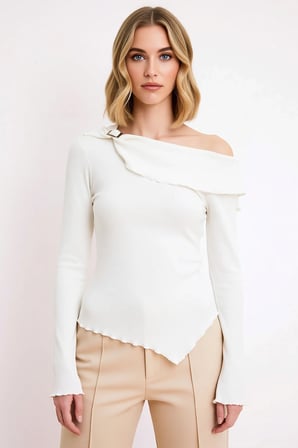 Kadın Bluz Fitted Asimetrik Yaka Uzun Kol Fitilli Örme Aksesuar Detaylı Crop Kesim Vücuda Oturan