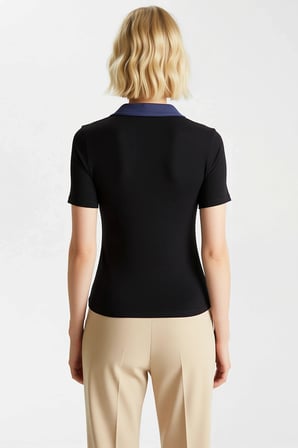 Kadın Bluz Fitted Polo Yaka Kısa Kol Ribana Örme Kumaş Tam Düğme Kapamalı Kontrast Şık