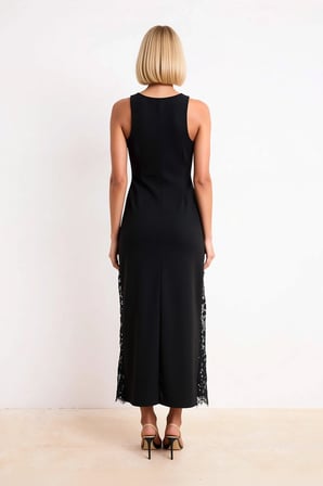 Kadın Kolsuz Bisiklet Yaka Maxi Vücuda Oturan Dantel Detaylı %100 Polyester Triko Elbise Günlük