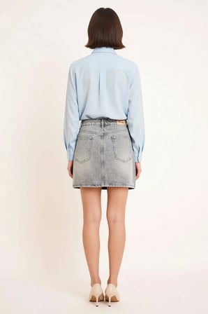 Kadın Mini Denim Etek Orta Bel %100 Pamuk Rigid Dokuma Klasik Kesim Günlük Rahat Modern Şık Konforlu