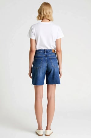Kadın Şort Yüksek Bel City Denim Boru Paça Kısa Kesim Düz Desen Rigid Dokuma Estetik