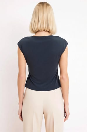 Kadın Bluz Fitted Kalıp Kruvaze Kayık Yaka Düşük Kol Bağlama Detaylı Düz Desen Örme Kumaş Regular