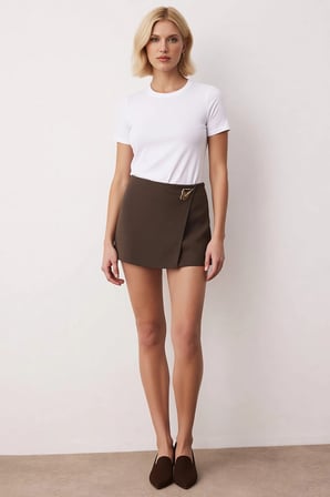 Kadın Mini Şort Dokuma Kumaş Normal Bel Düz Desen Ön Aksesuar Detaylı Kısa Boy Casual Kullanım