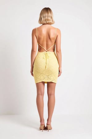 Kadın Kolsuz Halter Yaka Ajurlu Örme Mini Plaj Elbisesi Bodycon Kesim Yaz Sezonluk Günlük Rahat