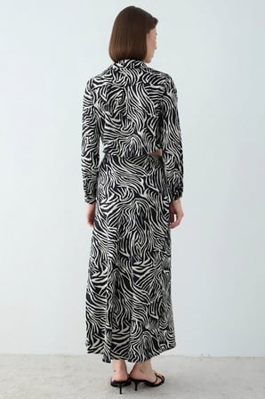 Kadın Büyük Beden Zebra Desenli Viskon Gömlek Etek Takımı Crop Boy Yaka Uzun Kol Fitted Kesim Günlük