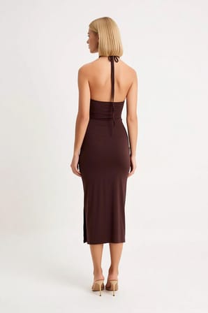 Kadın Halter Yaka Bodycon Midi Elbise İnce Askılı Astarsız Sandy Dokulu Zarif Kesim Günlük Rahat