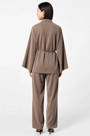 Kadın Büyük Beden Reglan Kollu Gömlek Yaka Kuşaklı Relaxed Kesim Geniş Paça Lastikli Pantolon Takımı