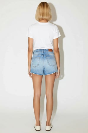 Kadın Şort Slim Kalıp Denim Yüksek Bel Yırtık Detaylı Mini Boy Geniş Paça Düz Desen Rigid Dokuma