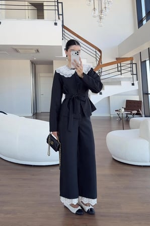 Kadın Siyah Dantel Detaylı Bebe Yaka Ceket Pantolon Kuşaklı Takım
