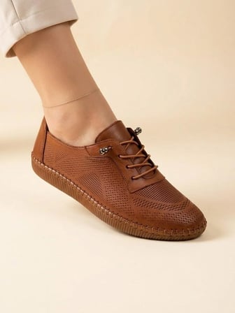BEREN Hakiki Deri Taba Kadın Yürüyüş  Ayakkabı Lazer Delikli Ortopedik Taban Elastik Bağcıklı Comfort Sneaker