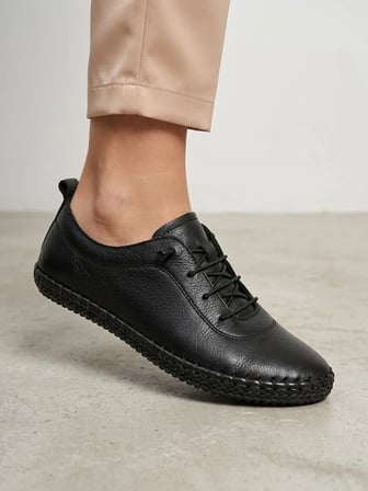 BEREN Hakiki Deri Siyah Kadın Ayakkabı Ortopedik Taban Düz Esnek Bağcıklı Comfort Casual Günlük Sneaker