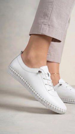 BEREN Hakiki Deri Beyaz Kadın Ayakkabı Ortopedik Taban Düz Esnek Bağcıklı Comfort Casual Günlük Sneaker