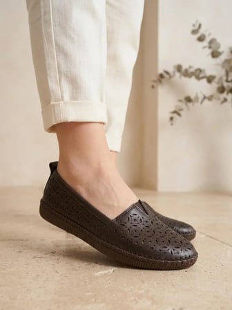 BEREN Hakiki Deri Kahverengi Kadın Babet Ortopedik Taban Lazer Delikli Slip-On Comfort Ayakkabı