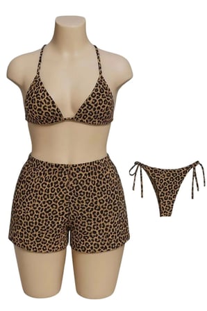 Kadın Leopar Desenli 3’lü Bikini Takımı Şortlu Yandan Bağlamalı Alt Üst Plaj Kombin Mayo Seti