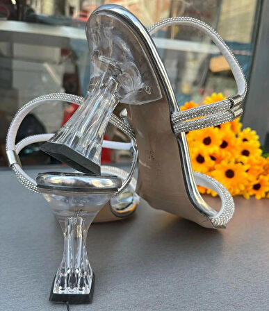 BEYAZ TAŞLI DÜZ BANTLI YENİ SEZON TREND MODELLER