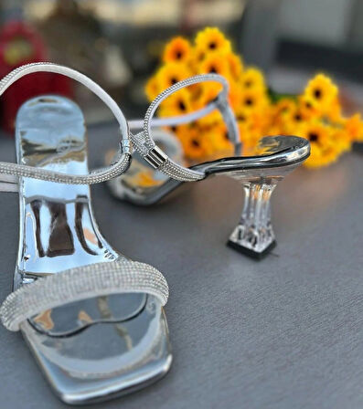 BEYAZ TAŞLI DÜZ BANTLI YENİ SEZON TREND MODELLER