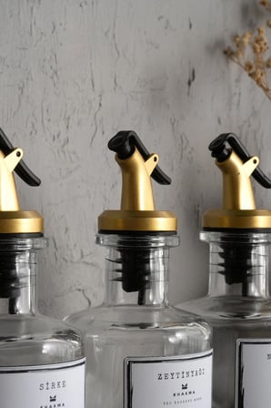 Ahşap Stantlı Şeffaf 3'lü 250 ml Zeytinyağı Sosluk Yağdanlık Yağlık BEYAZGOLD3LÜŞEFFAF