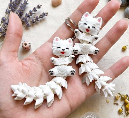 3D Baskı Hareketli Kedi Anahtarlık – Eklemli Beyaz Kedi Figürü