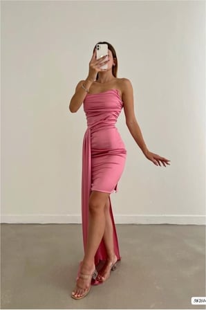 Bezos Saten Yırtmaçlı Elbise Abiye Midi Straplez Kumaş · Renk: Pembe · Beden: L BEZOS1