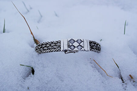 El Örmesi Baklava Desen Kilitli Gümüş Erkek Bileklik