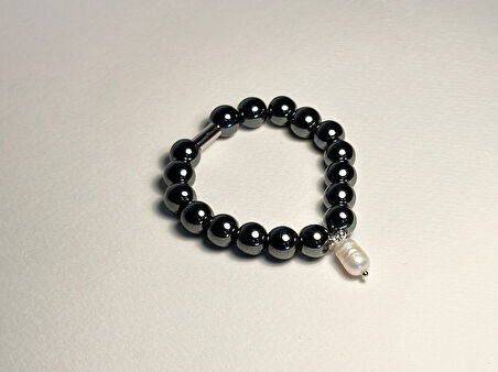 İNCİLİ HEMATİT LASTİKLİ  BİLEKLİK