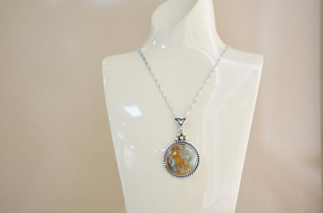 Dolunay Gümüş Çerçeve Zümrüt Kadın Kolye