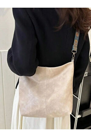 Krem Kadın Lüks Omuz Çantası Desenli Askılı Fermuarlı Kaliteli Işçilik Ve Yumuşak Suni Deri