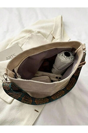 Krem Kadın Lüks Omuz Çantası Desenli Askılı Fermuarlı Kaliteli Işçilik Ve Yumuşak Suni Deri