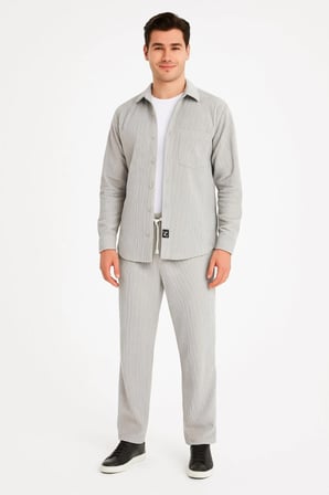 Erkek Kadife Oversize Takım – Gömlek Ve Pantolon İkili Set Füme Corduroy Şıklığı, Rahat Ve Zarif Duruş Yumuşak Dokulu Kadife Kumaş, Düğmeli Gömlek Üst Ve Lastikli Pantolon Alt Parça Ile Gün Boyu Konfor- Gri