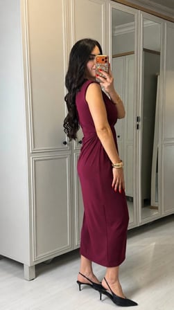 Kadın Kısa Kollu V Yakalı önü Sarmal Detaylı Yırtmaçlı Sandy Midi Elbise