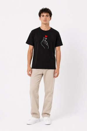 Erkek Kore Parmak Kalp Aşk Temalı Minimal Baskılı Tişört Yazlık Kısa Kol T-Shirt - Siyah