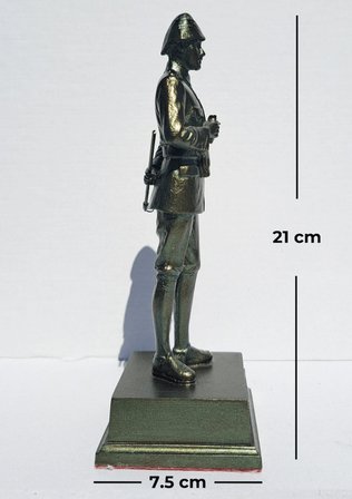 Kurmay Albay Atatürk Heykeli Biblo - Büyük Boy
