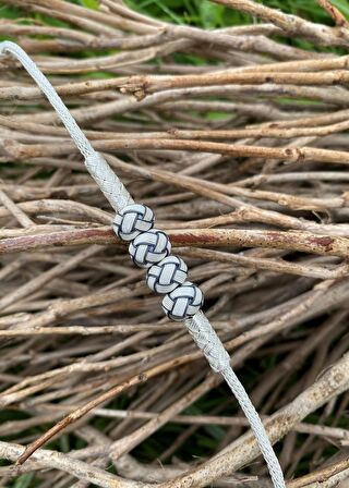 Gümüş Kazaziye Dört Top Detaylı Bileklik BIL057