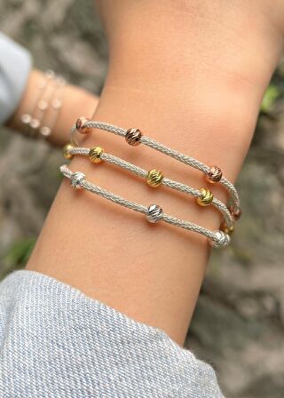 Gümüş Kazaziye Karışık Renkli Dorika Boncuklu Üç Zincirli Bileklik