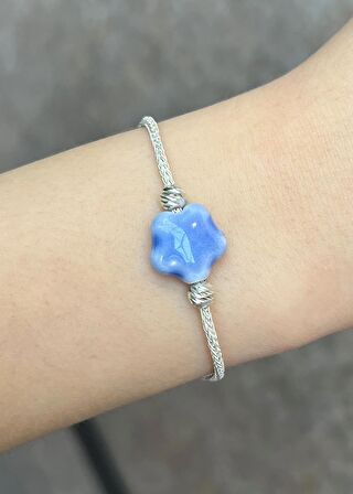 Gümüş Kazaziye Seramik Boncuklu ve Dorika Detaylı Bileklik