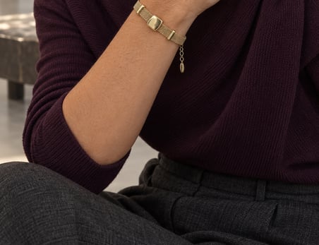 Hasır Zincir Kare Plaka Detaylı Altın Renk Bileklik 