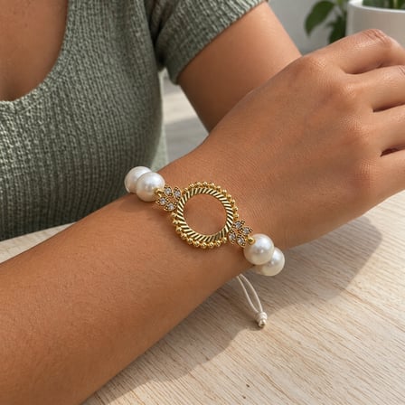 14K Altın Rengi Çeyreklik Oval Halkalı Taşlı İnci Görünümlü Ayarlanabilir İpli Kadın Bileklik